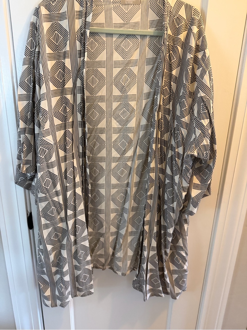 Geometric Print Open-Front Kimono - Cream & Black